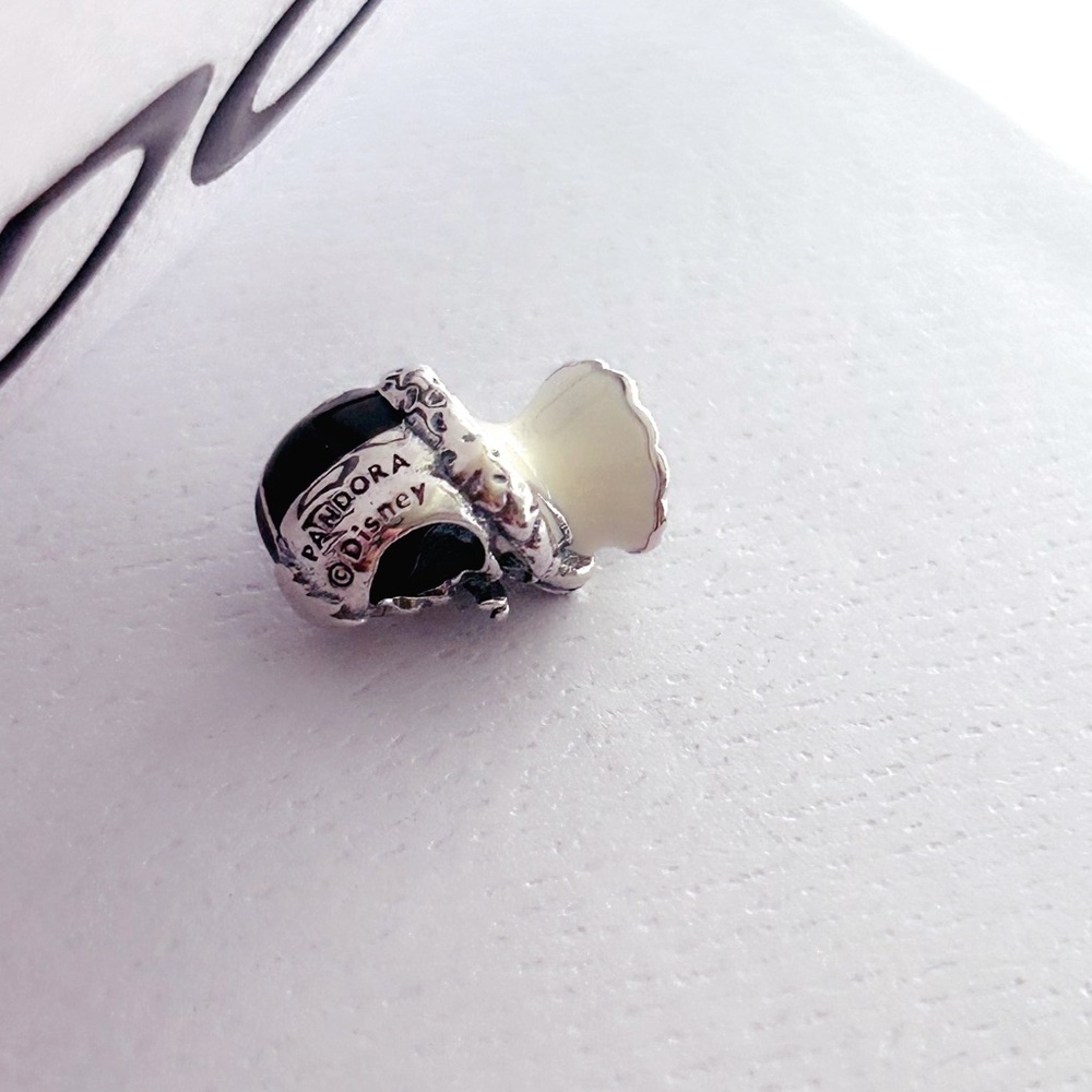PANDORA Disney 101 Dalmation Villains Cruella De Vil Charm w/box - Picture 5 of 8